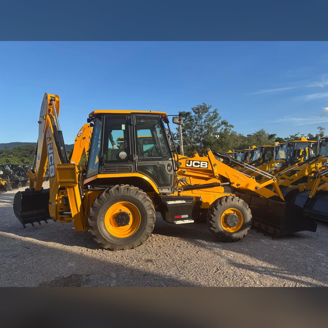 m&aacute;quina retroescavadeira JCB 3CX 0 hora &agrave; venda